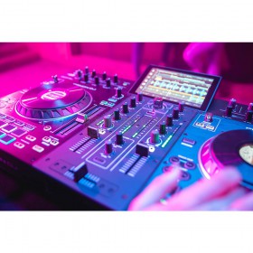 gebruik Denon DJ Prime 2 - Tweedeks Smart DJ-console met 7-inch touchscreen