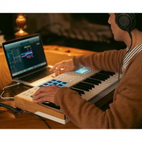 Arturia KeyLab 49 MK3 White - De ultieme MIDI-controller voor studio en live performances gebruik voorbeeld