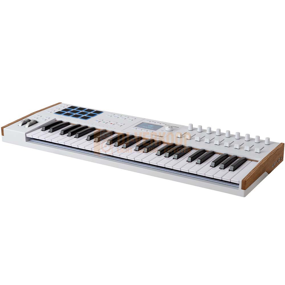 Arturia KeyLab 49 MK3 White - De ultieme MIDI-controller voor studio en live performances schuin